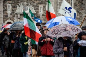 Défilé entre l'église et le Parc des Patriotes